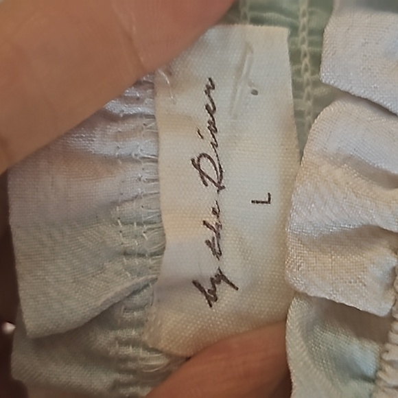 Beautiful ruffle dress with bows size Large - Picture 8 of 9